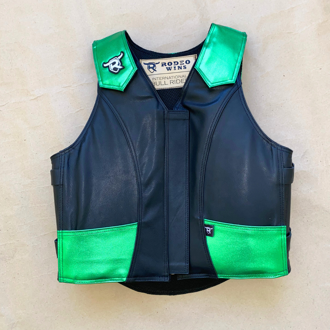 SET CHAPS AND VEST BULL RIDING RODEO WINS - Rodeo Wins