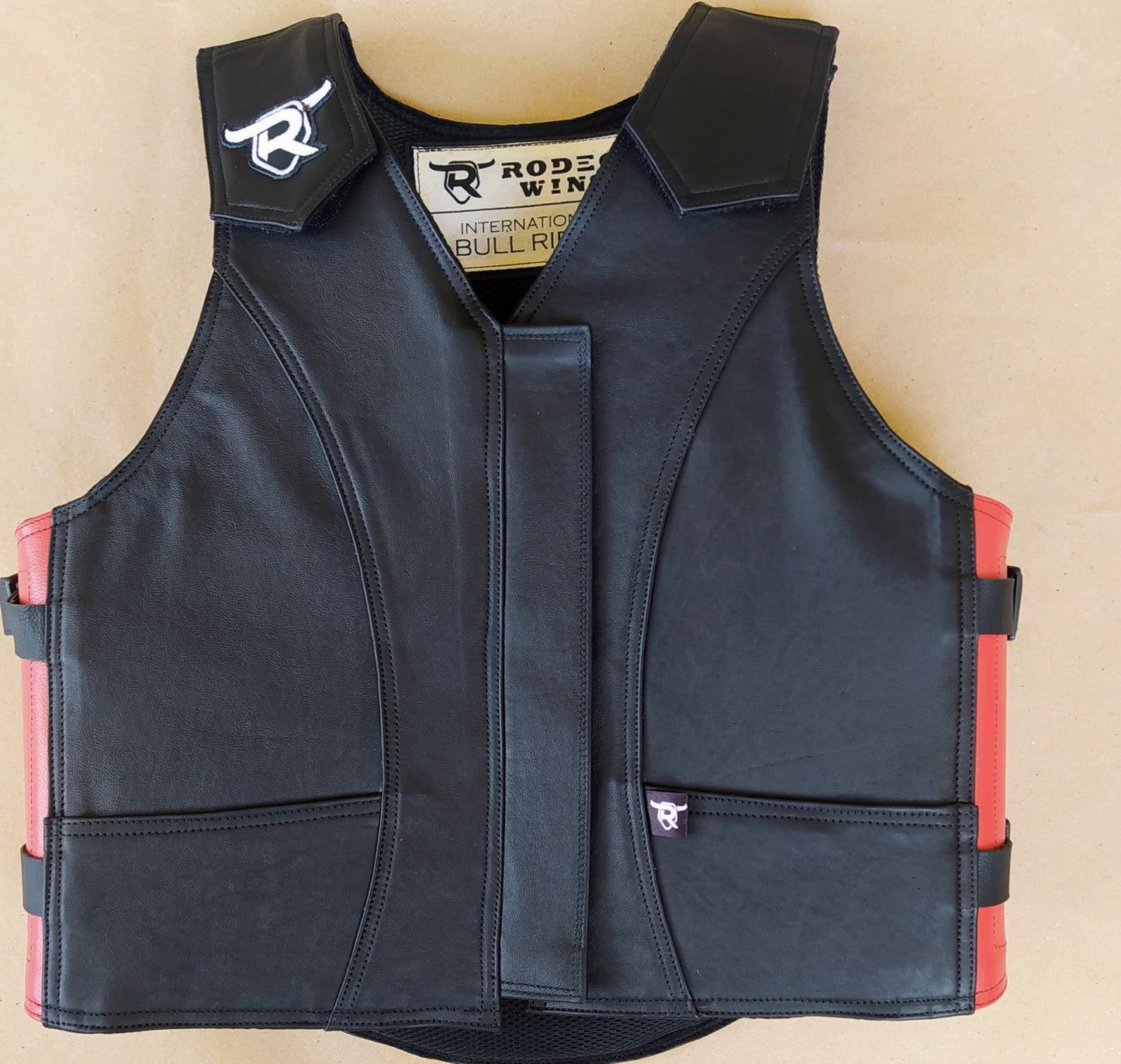 SET CHAPS AND VEST - RW300 DOUBLE FRINGE - BLACK/RED - Rodeo Wins
