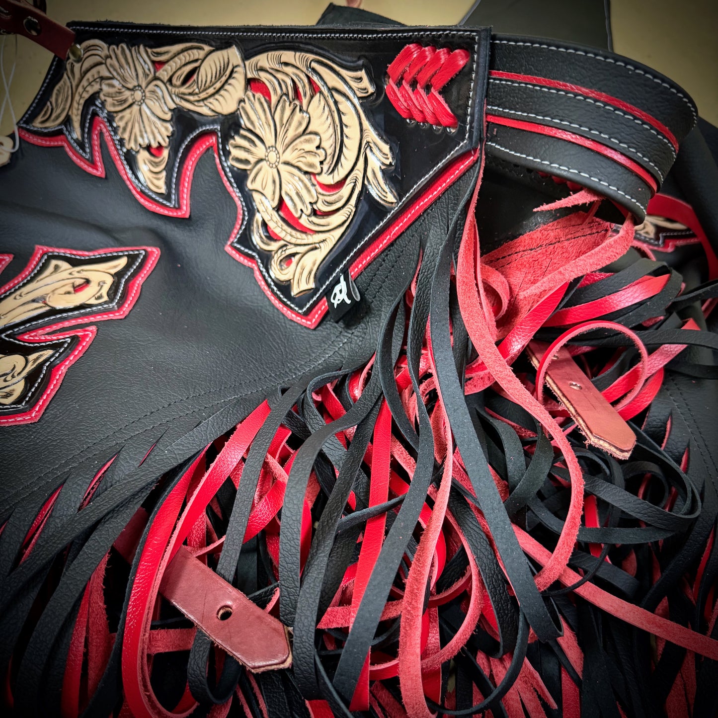 CHAPS RW - DOUBLE FRINGE - RED/BLACK - LEATHER QUALITY