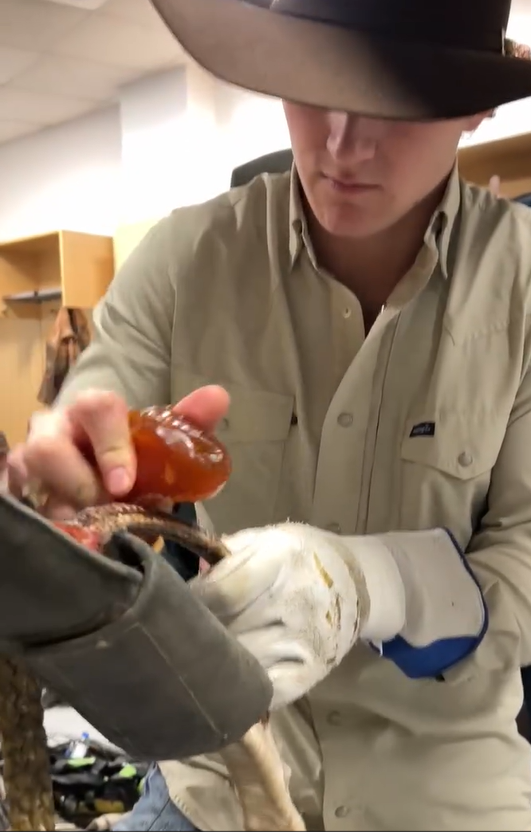 Rodeo Wins ProGrip Bull Rope Rosin Bar – Maximum Hold Performance. - Rodeo Wins 